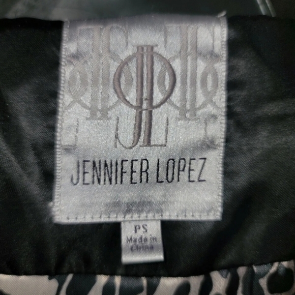 EUC JENNIFER LOPEZ  PUFFY ASSYMETRIC COAT SIZE PS - Picture 6 of 8